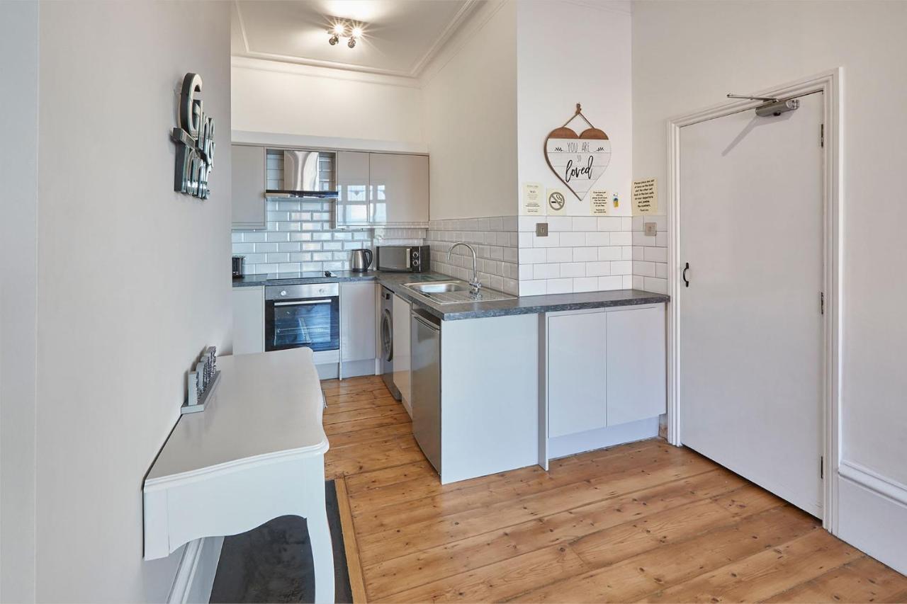 2, Khyber Apartamento *